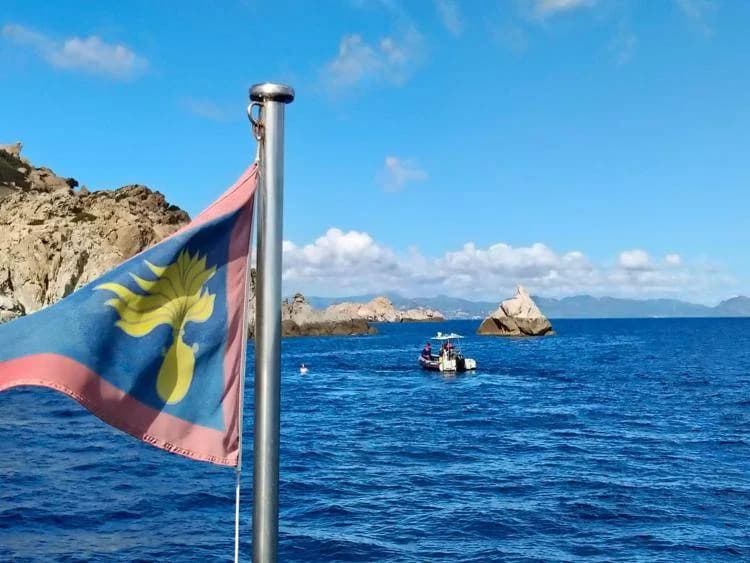 Italy boat collision injures teen
