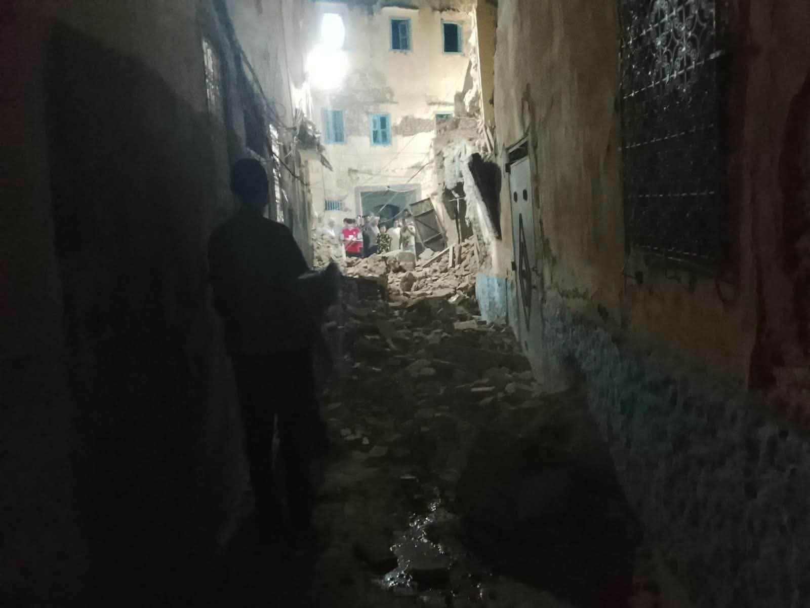 انهيار جزئي لأربعة منازل بالقصور الكبير