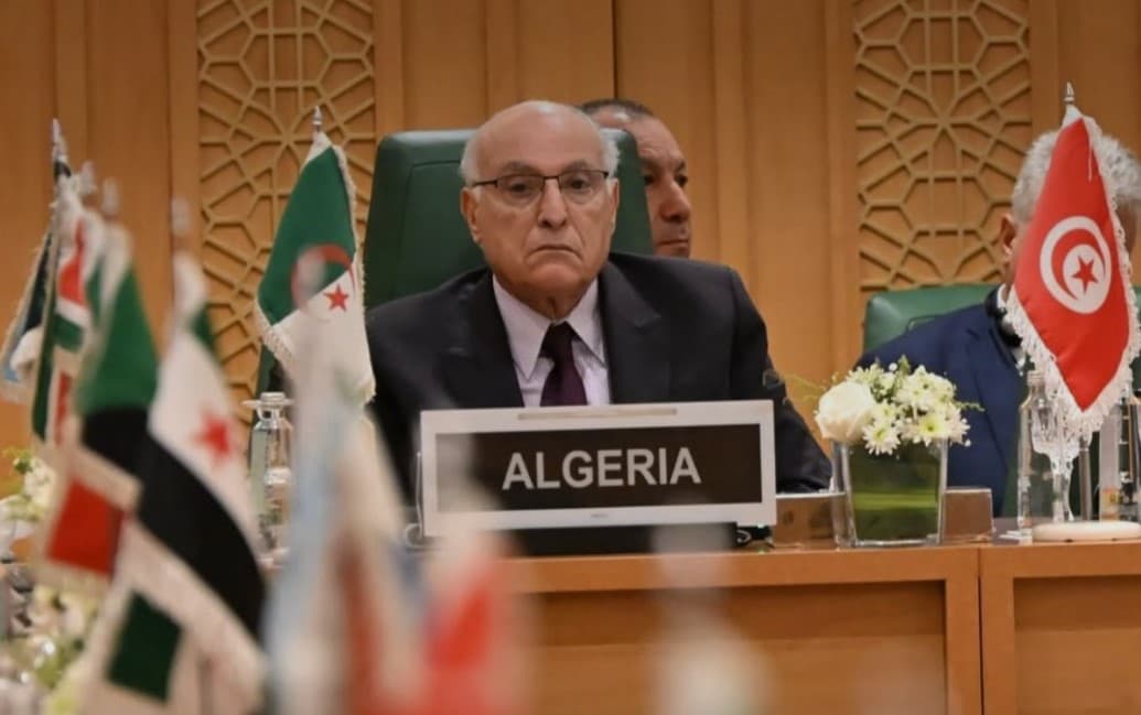 الجزائر تعين هشام فرحاتي في لندن