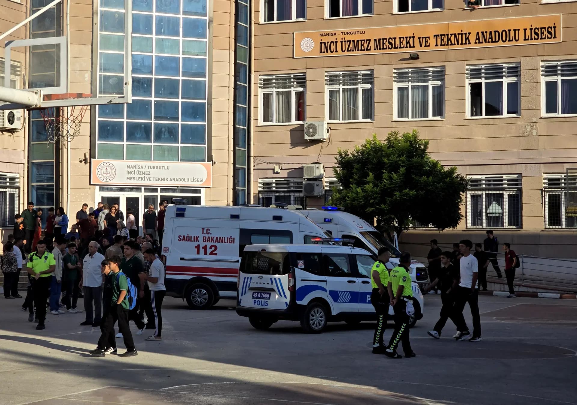 طالب يهاجم مدرسة بأسلحة جده في تركيا