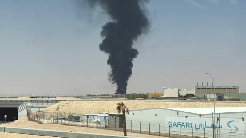 سحب دخان قرب مطار الرياض بعد تحذير من هجوم