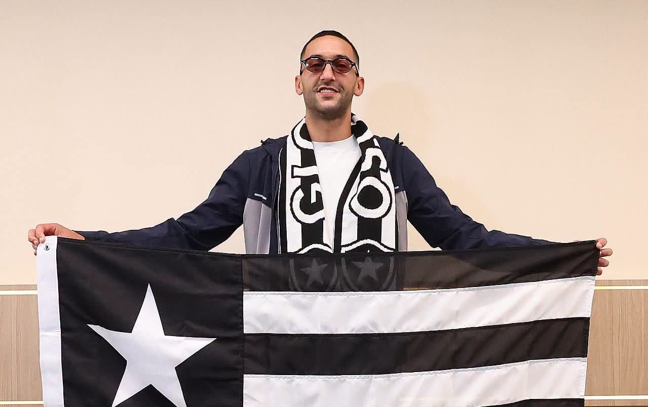 Ziyech Reaches Brazil for Botafogo Transfer