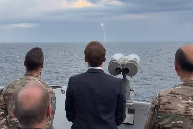 Macron observes missile test confirms France's deterrence