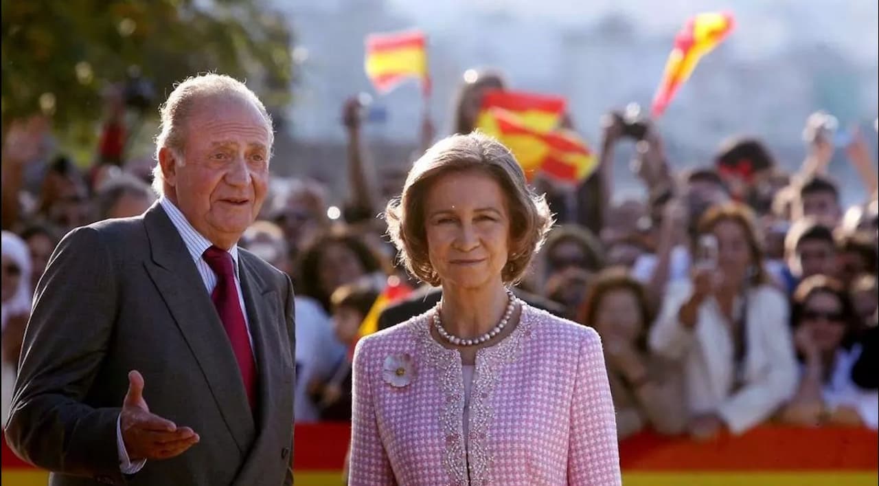 Spain's King visits Ceuta Melilla 19 years ago