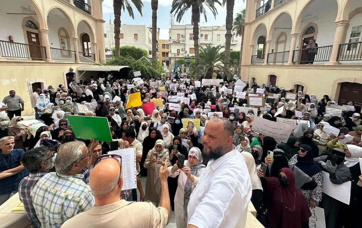Libya schools delay start over teacher strike