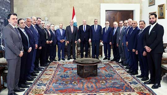 الرئيس يؤكد التمديد لليونيفيل كخيار لبنان