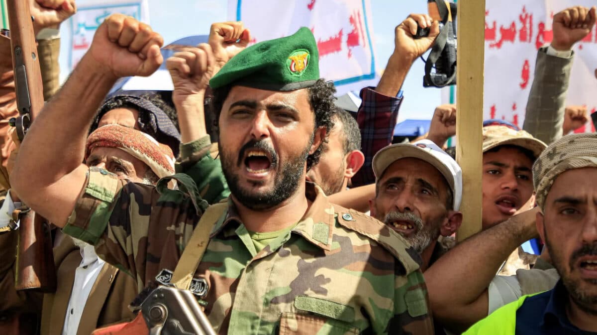 الحوثي يقارن السعودية بإسرائيل ويهدد بالحصار