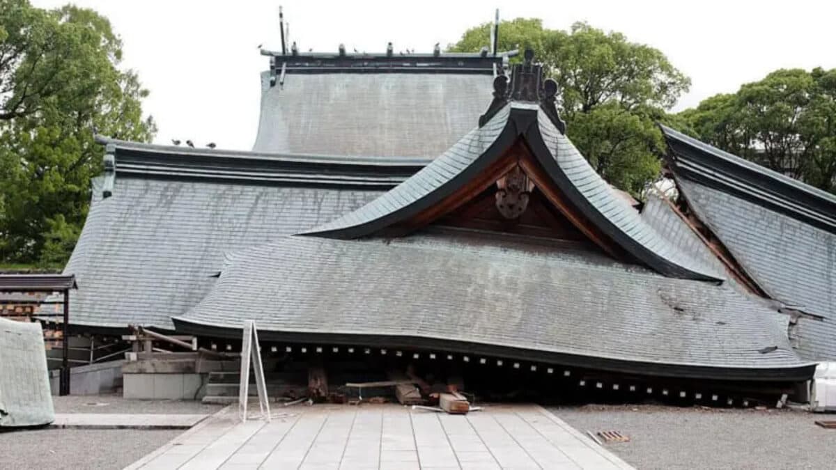 Japan hits by earthquake, casualties reported