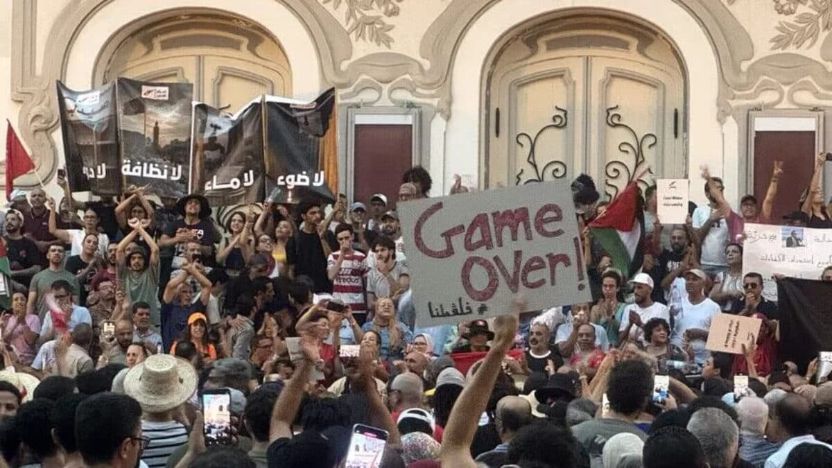 تظاهرات في تونس للمطالبة بإسقاط النظام
