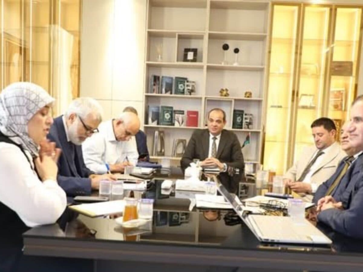 عويدان يبحث تطوير حلول تحلية المياه