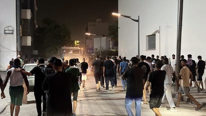 احتجاجات في طرابلس تطالب بانتخابات وخدمات