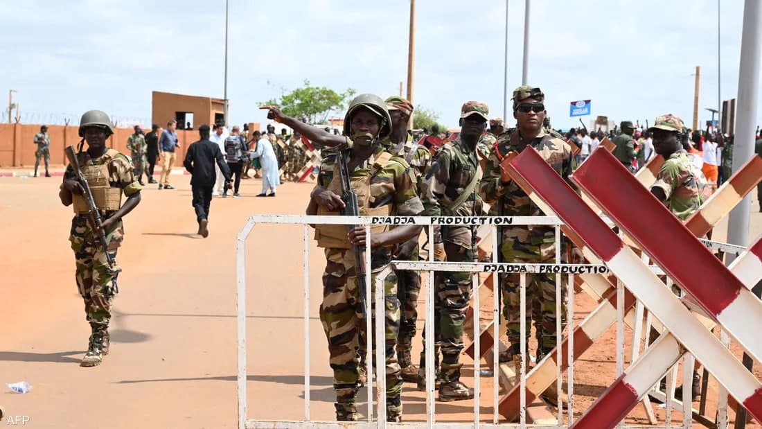 Gunfire and blasts in Niger near key sites