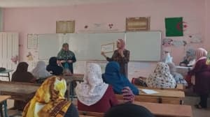 النساء يحرصن على محو الأمية أكثر من الرجال