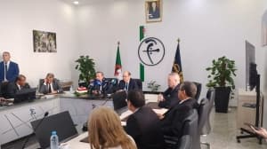 Governor of Bank of Algeria assumes duties
