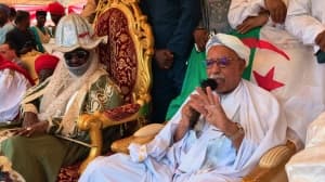 الخليفة التجاني يختتم زيارته لنيجيريا