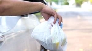 Citizens support street littering fines