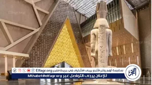 السيسي وزوجته يرافقان الصينيين في جولة بالمتحف المصري