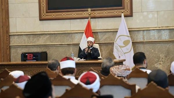 Awqaf Minister awards Islamic scholars