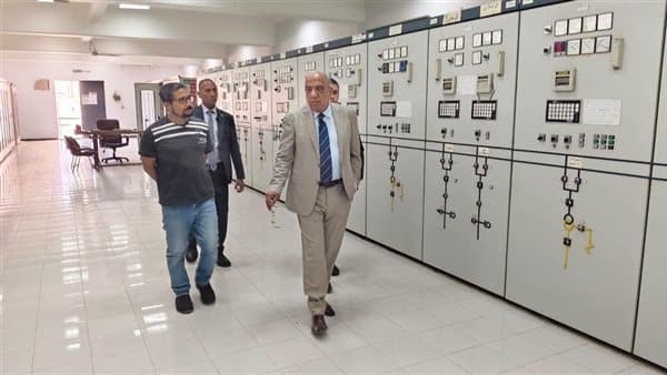 وزير الكهرباء يتفقد محول القاهرة الجديدة ويؤكد جاهزية الشبكة