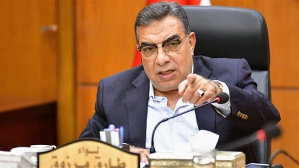 محافظ الدقهلية يلاحق متسببين في انهيار عقار طلخا
