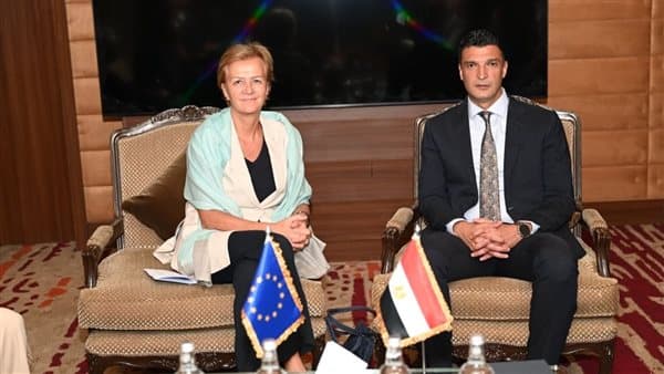 وزير الصناعة يناقش مع رئيسة بعثة الاتحاد الأوروبي التعاون