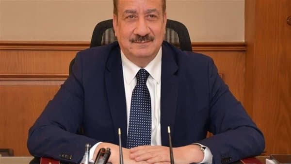 محافظ بورسعيد يتابع تنفيذ مشروع المرافق بالمصري