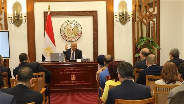 وزير الكهرباء يلتقي برؤساء البعثات الخارجية