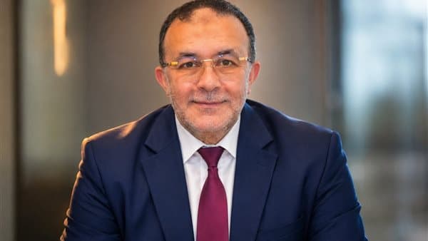 وزير الصناعة يعين أيمن البياع مديرًا بمركز تحديث الصناعة
