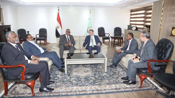 وزير الزراعة يلتقي نظيره السوداني ومدير المنظمة العربية