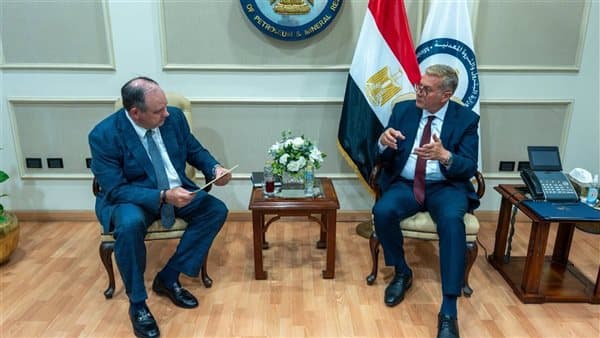 وزير البترول وأباتشي يناقشان تعزز الاستثمارات في الصحراء الغربية