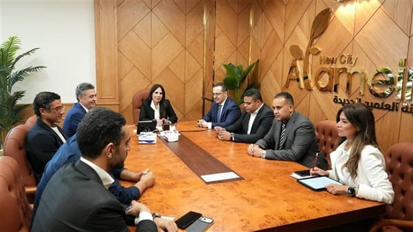 وزيرة الإسكان تلتقي بالمطورين لمراجعة المبيعات