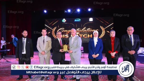 نائب رئيس أسيوط يشهد تخرج دفعة نظم معلومات الأعمال