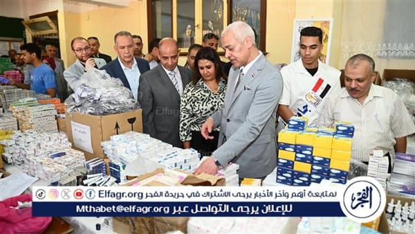 رئيس جامعة أسيوط يفتتح القافلة الطبية