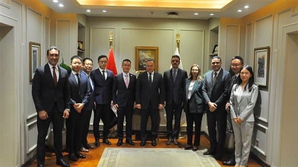 Higher Ed Minister discusses AI with Huawei Egypt