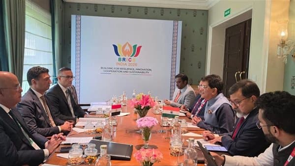 Minister of Industry and India discuss industrial platform