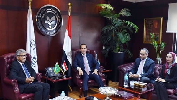 باكستان تستثمر في النسيج والبطاريات بمصر