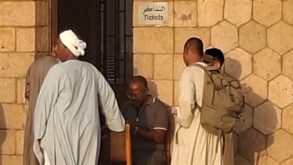 أهالي النوبة يطالبون وزير النقل بتحسين محطة كلابشة