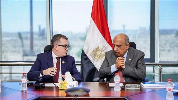 وزيرا الكهرباء والتخطيط يناقشان خطة الاستثمارات وتحسين تمويل مشاريع الطاقة