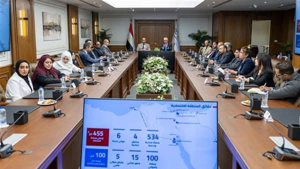 Suez Canal Zone chief meets Oman delegation
