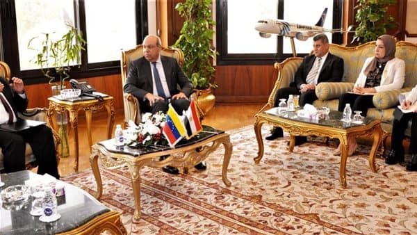 Civil Aviation Minister discusses cooperation with Venezuelan envoy