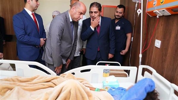 وزير العمل يزور مصابي حادث الإسماعيلية