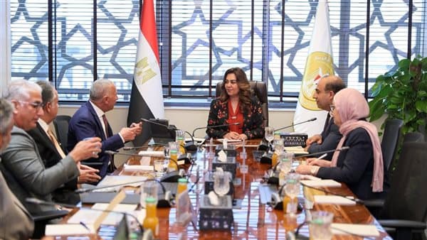 وزيرة التنمية تناقش تكنولوجيات حديثة لمعالجة المخلفات