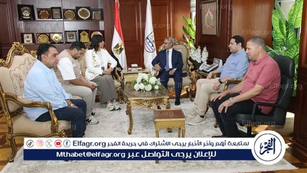 محافظ بني سويف يرحب بنبيلة مكرم في قافلة إيد واحدة