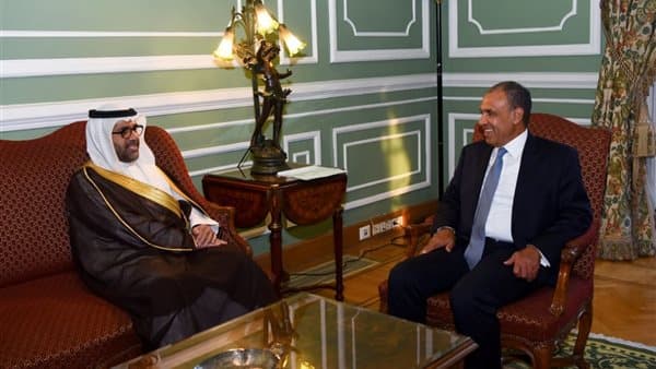 Foreign Minister meets Arab Bank leader