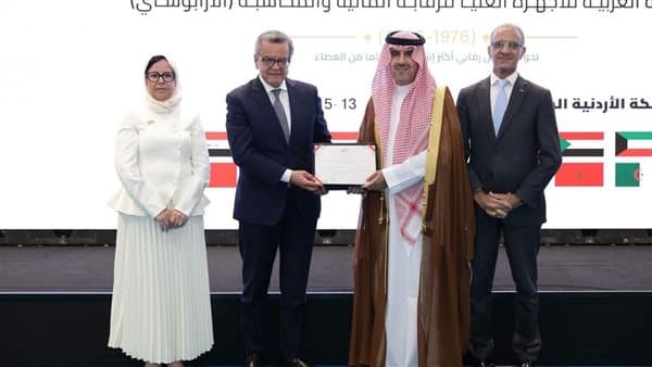 رئيس جهاز المحاسبات يشارك في احتفالية اليوبيل الذهبي للأرابوساي