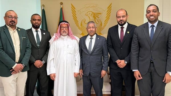 سفير السودان في القاهرة يعزز التعاون الإعلامي والتسويقي مع اتحادات عربية