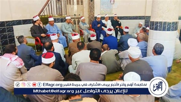 مدير أوقاف الفيوم يجتمع بالأئمة والمختصين