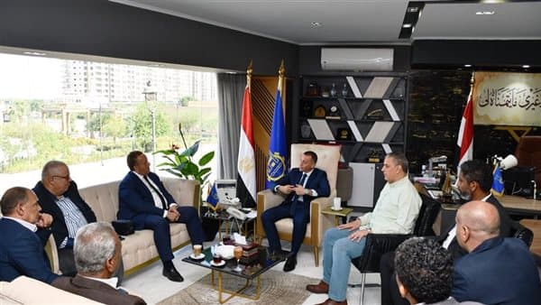 أسوان محافظ ونقيب المهندسين يناقشان دعم التنمية وإعادة تنظيم المرور