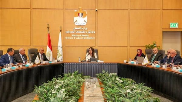 Housing Minister oversees water and sewage in Cairo
