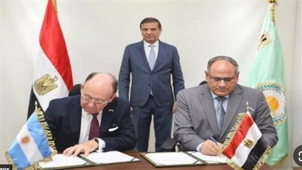 وزير الزراعة يوقع مذكرة مع معهد أرجنتيني